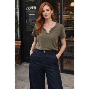 J.Jill Olive Green Summers Edge Tee Cotton Blend Button Look Detail V Neck Sz M